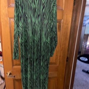 River Island Plus Green and Black Dress